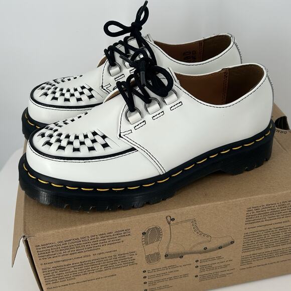Dr. Martens Ramsey Oxfords - Unisex Classic Shoes With Signature Stitching & Comfort Footbed